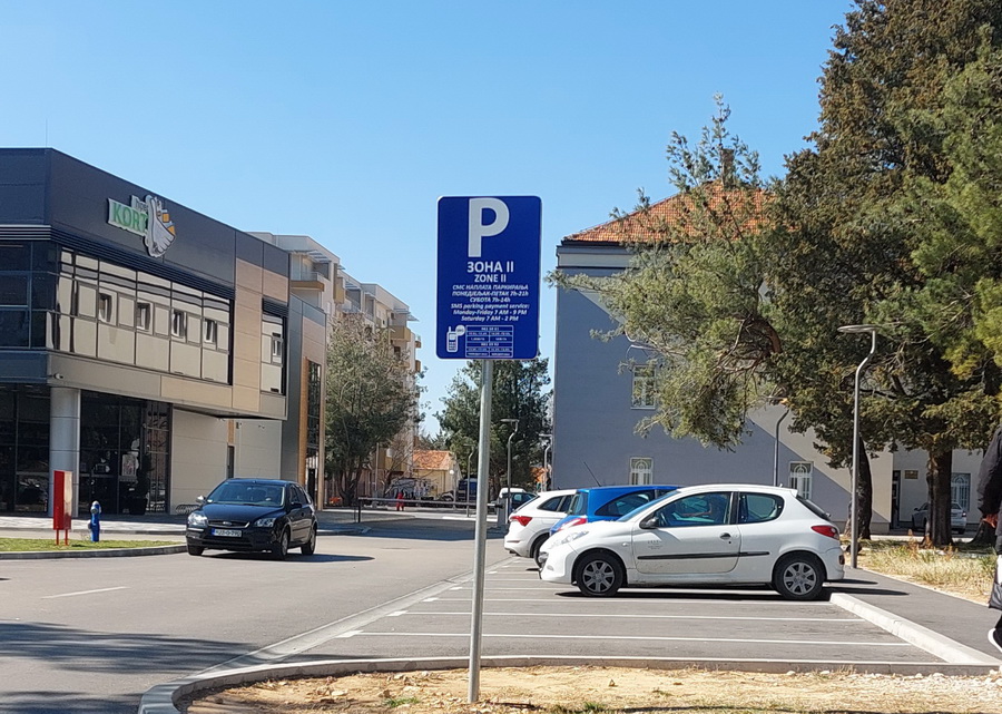 Обавјештење о почетку наплате 13 паркинг мјеста код хипер маркета Корт